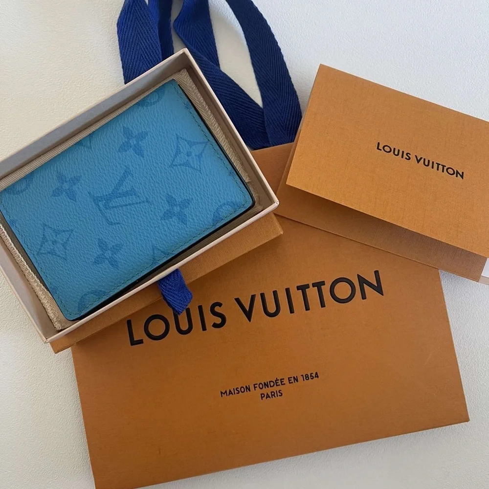 Louis Vuitton card holder/wallet - Picture 1 of 5